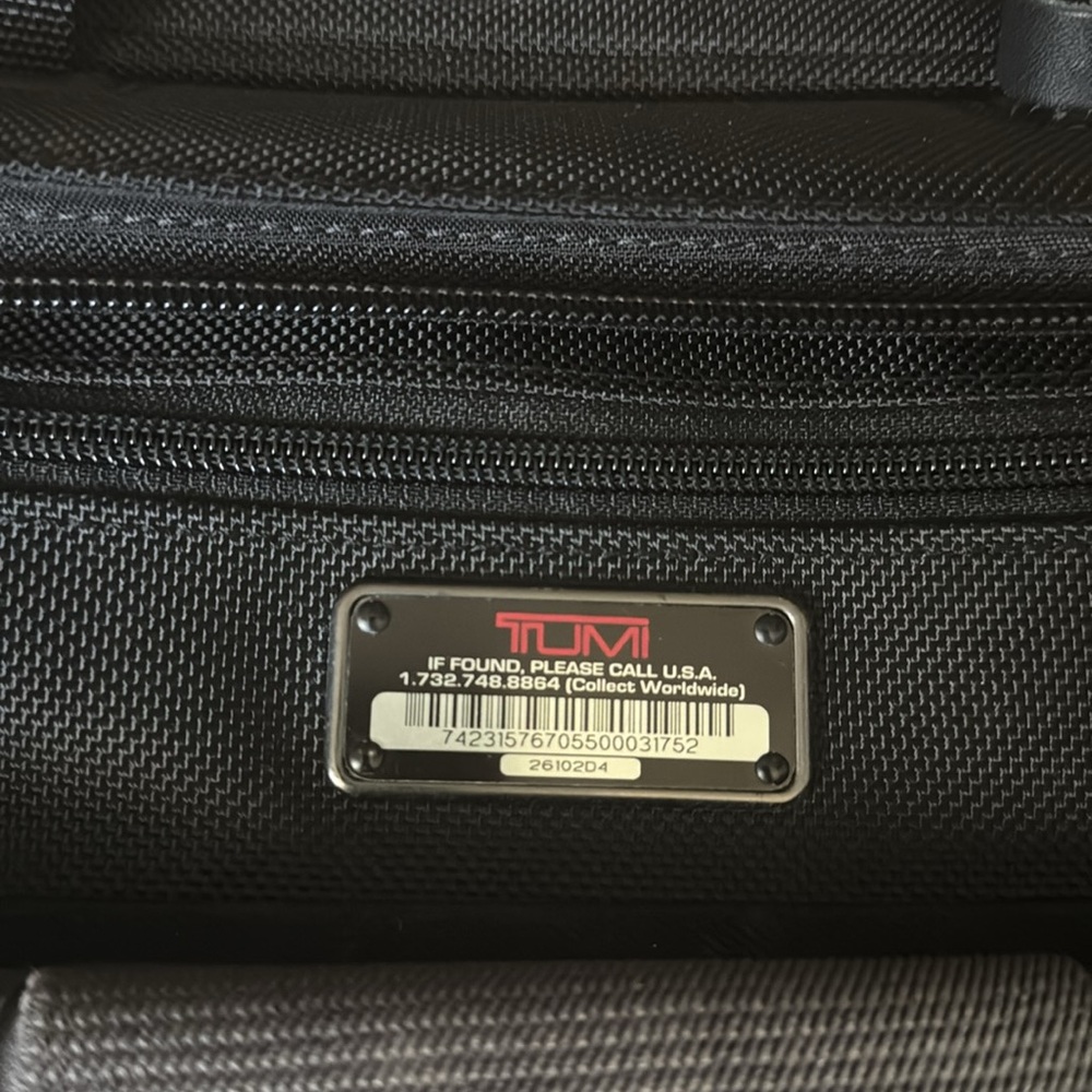 Tumi Messenger lap top Roller Bag Black canvas Travel work multiple pockets - Picture 4 of 10